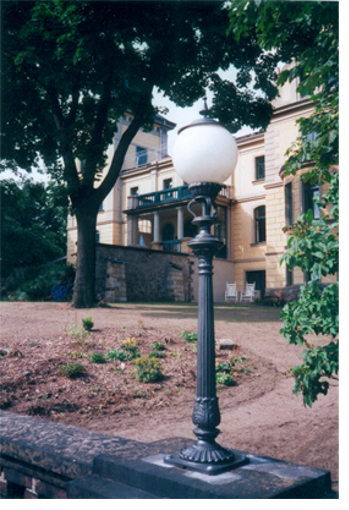 Wall mounted luminaire Example 1